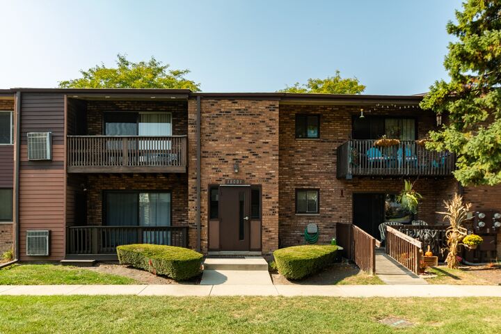 Property Photo:  18001 Oak Park Avenue D  IL 60477 