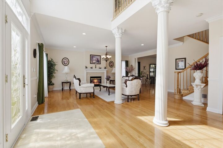 Property Photo:  7806 N Octavia Avenue  IL 60714 
