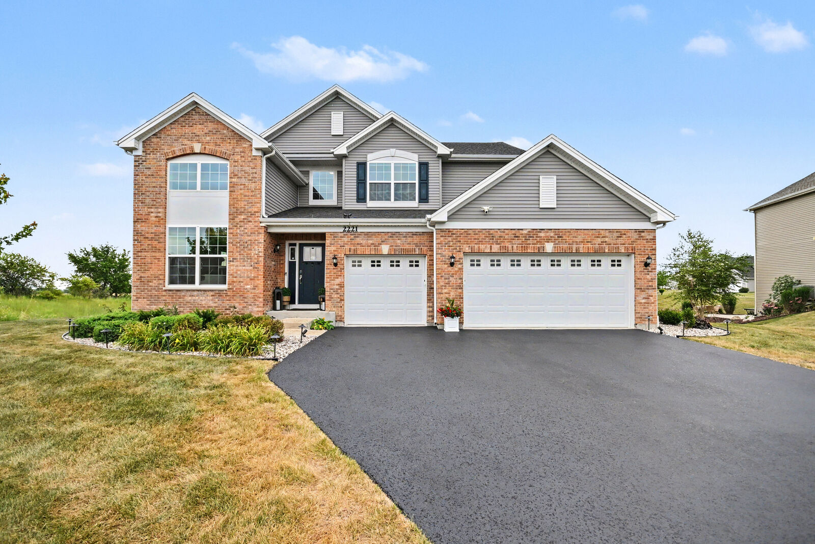 Property Photo:  2221 Country Hills Drive  IL 60560 