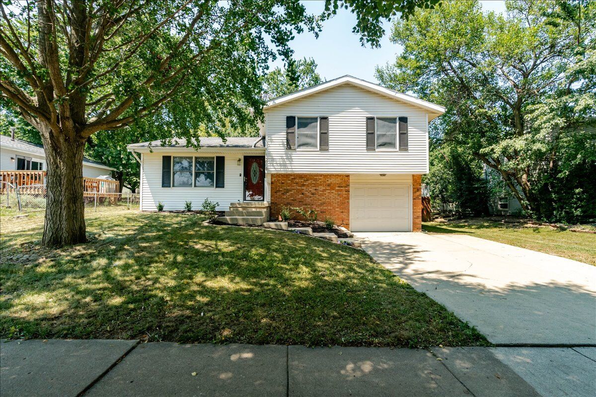 Property Photo:  1216 N Hershey Road  IL 61704 