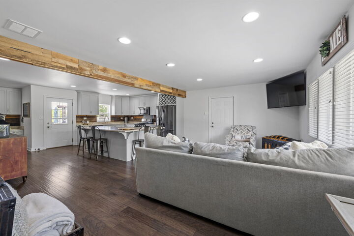 Property Photo: 1621 Barthelone Street IL 60403