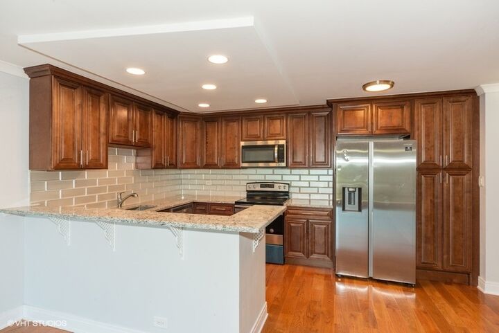 Property Photo:  16 E Old Willow Road 206-S  IL 60070 