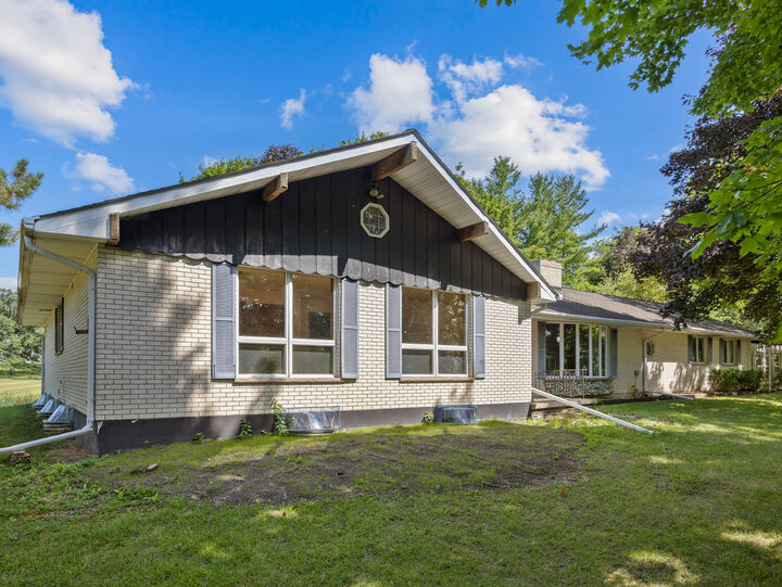 Property Photo: 707 S Olbrich Road IL 60033