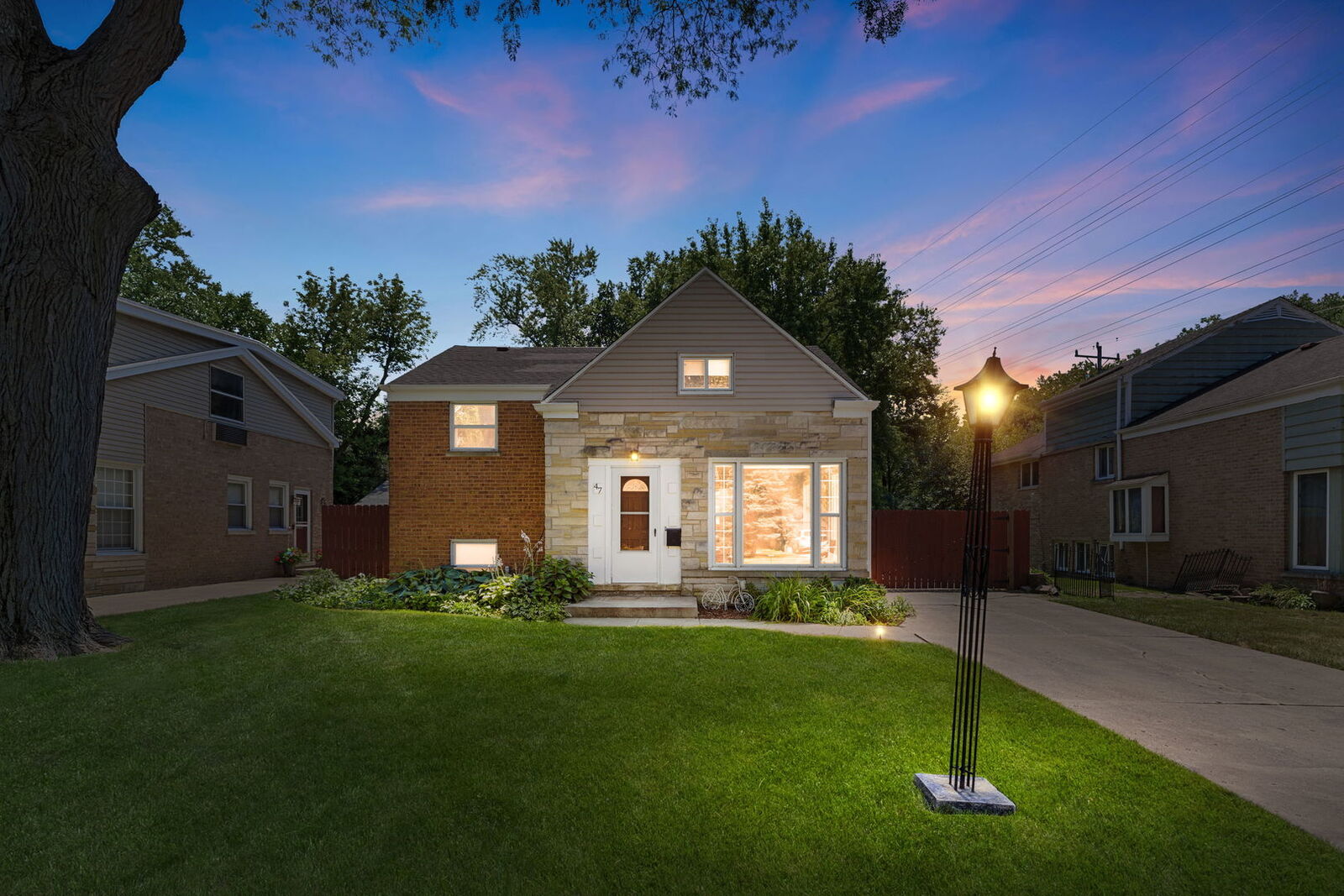 Property Photo: 47 Hackberry Lane IL 60025