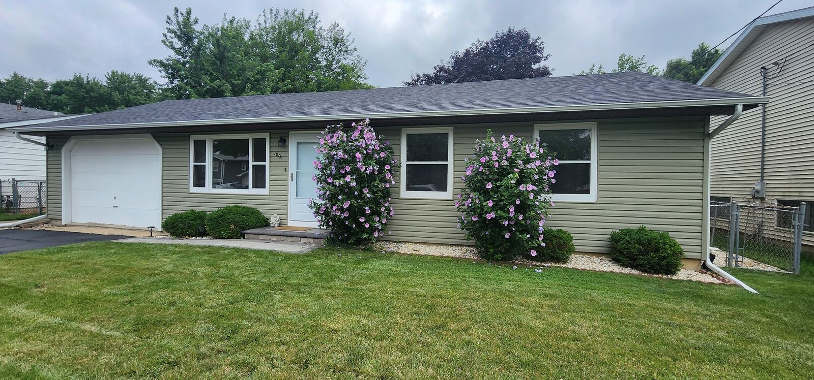 Property Photo: 1601 Williams Avenue IL 60073