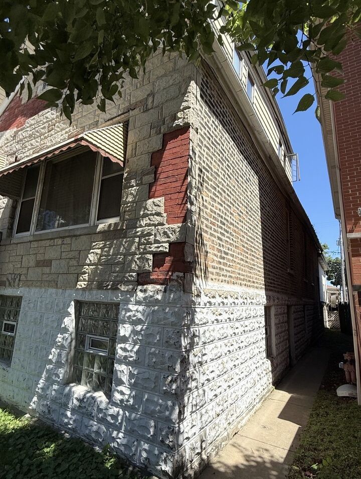 Property Photo:  3717 S Parnell Avenue  IL 60609 