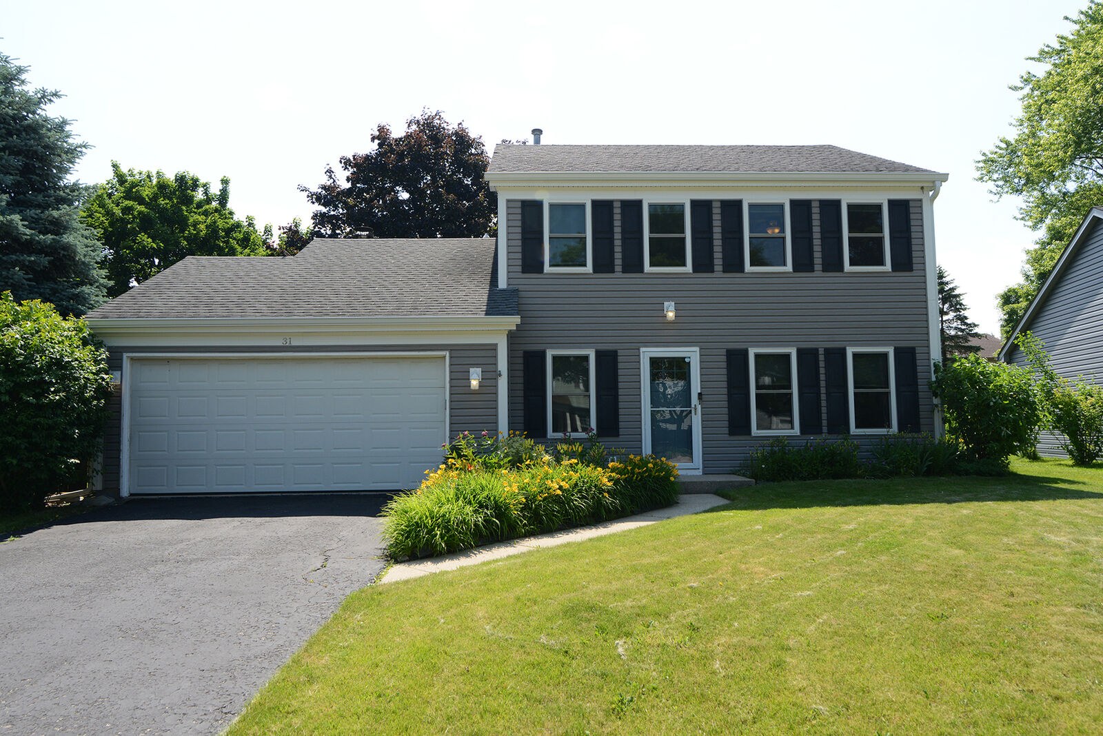Property Photo: 31 S Windsor Place IL 60060