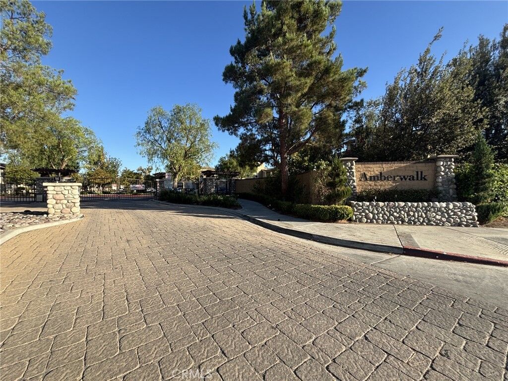 Property Photo:  41737 Ridgewalk St. 1  CA 92562 