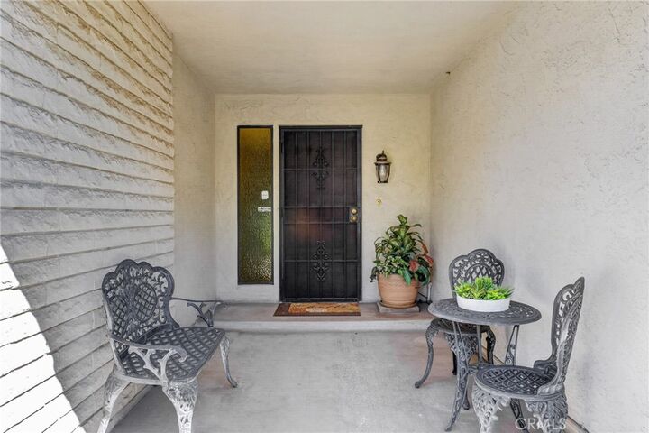 Property Photo:  1422 Bella Vista  CA 92373 