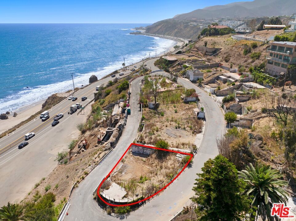 Property Photo:  17834 Porto Marina Way  CA 90272 