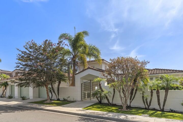 Property Photo:  