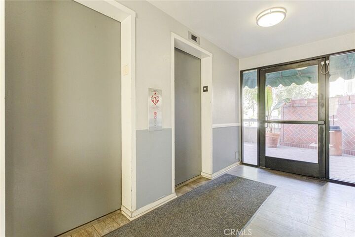 Property Photo:  460 Oak  CA 91204 