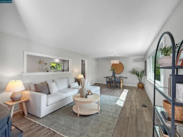 Property Photo: 8 Cherry Hills Ct CA 94549