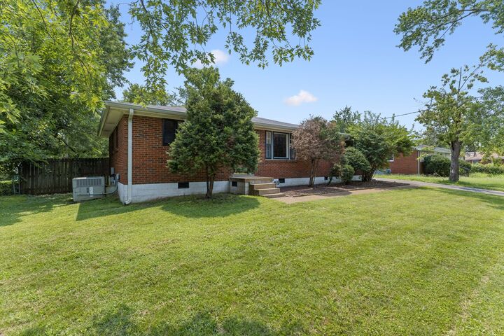 Property Photo: 431 Heney Dr TN 37214