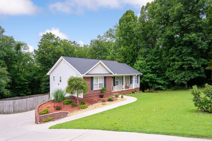 Property Photo:  121 Ruth Way SW  TN 37311 