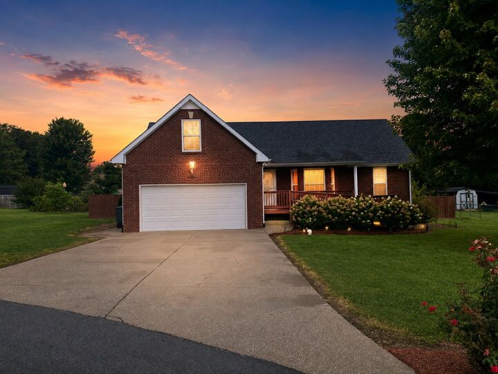 Property Photo:  106 Teton Ct  TN 37148 