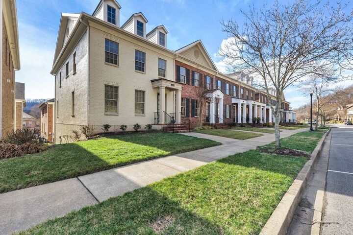 Property Photo: 1 Tillman Place Bel-Int TN 37122