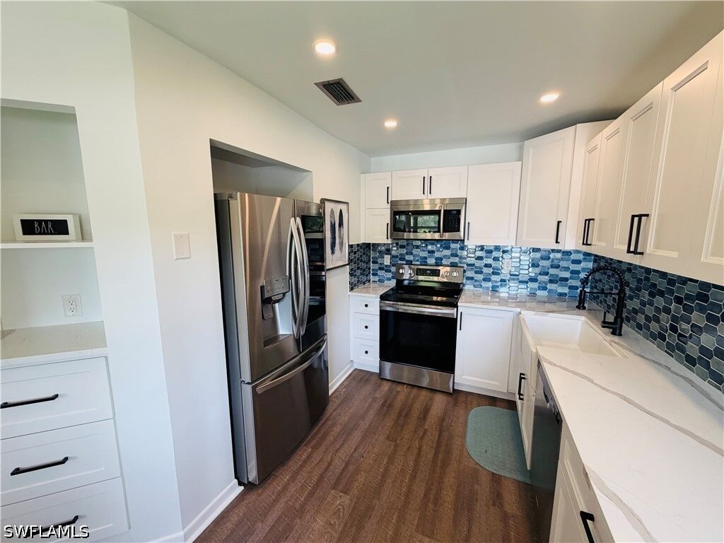Property Photo:  1522 Mainsail Drive 4  FL 34114 