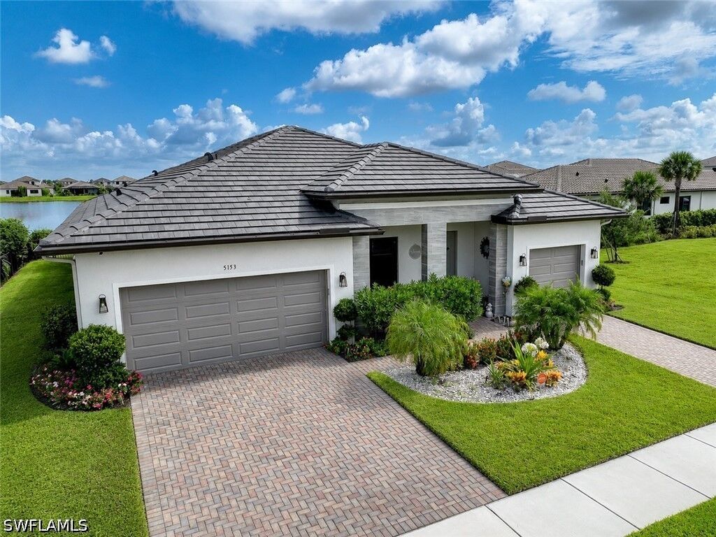 Property Photo: 5153 Julienne Road FL 34142