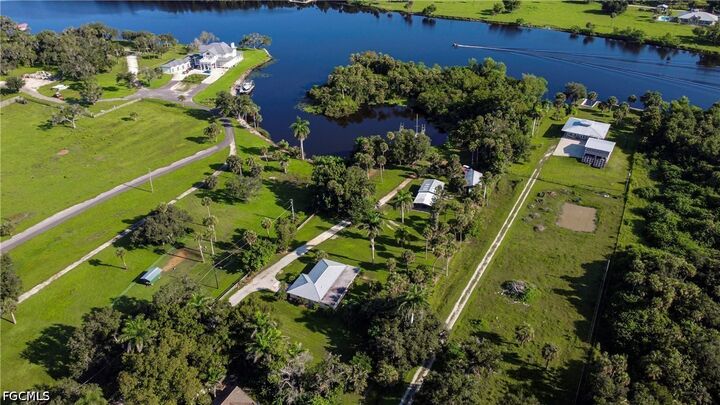 Property Photo:  1821 Sunset Trail  FL 33920 