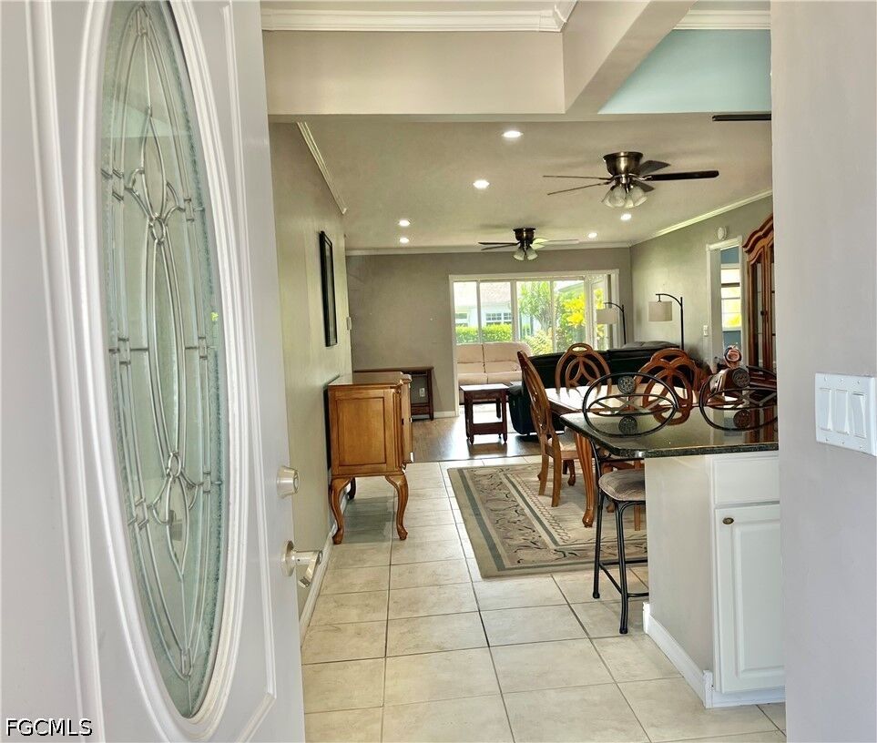 Property Photo: 6925 Par Way FL 33919