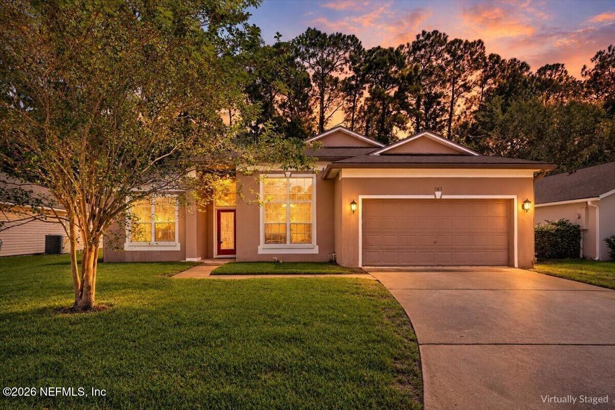Property Photo: 763 Cottage Hill Drive E FL 32225