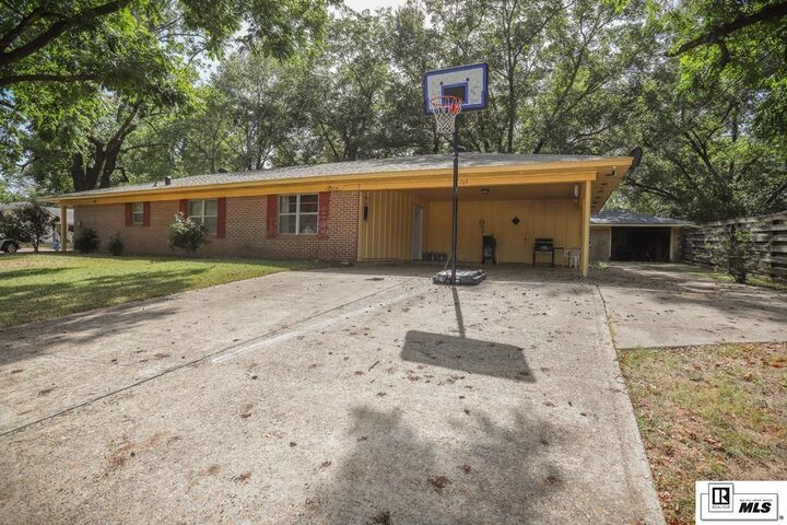 Property Photo: 709 Louisiana Avenue LA 71222