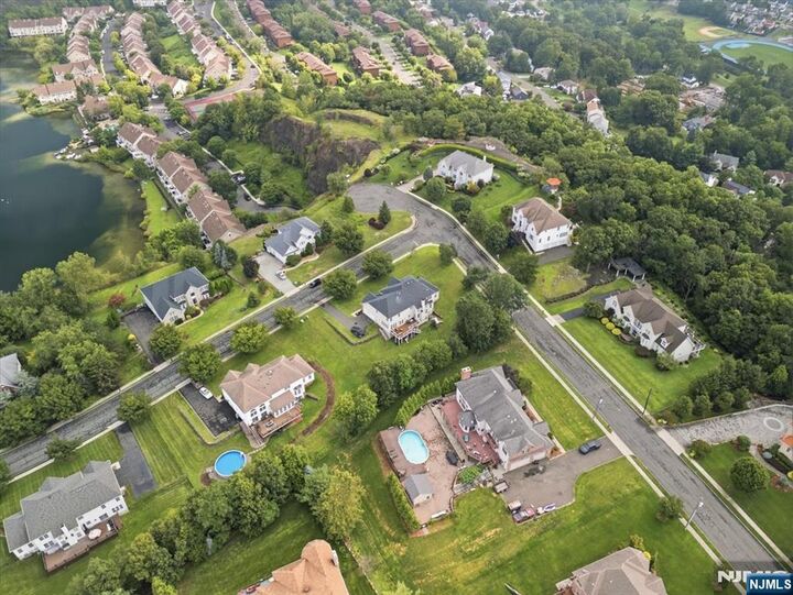 Property Photo:  1 Cedar Court  NJ 07508 