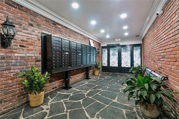 Property Photo:  3201 St Charles Avenue 220  LA 70115 