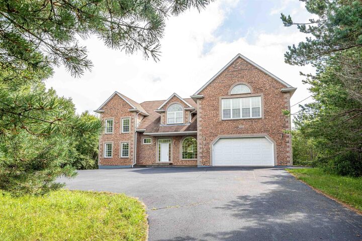 57 Lawlor Crescent — photo 1