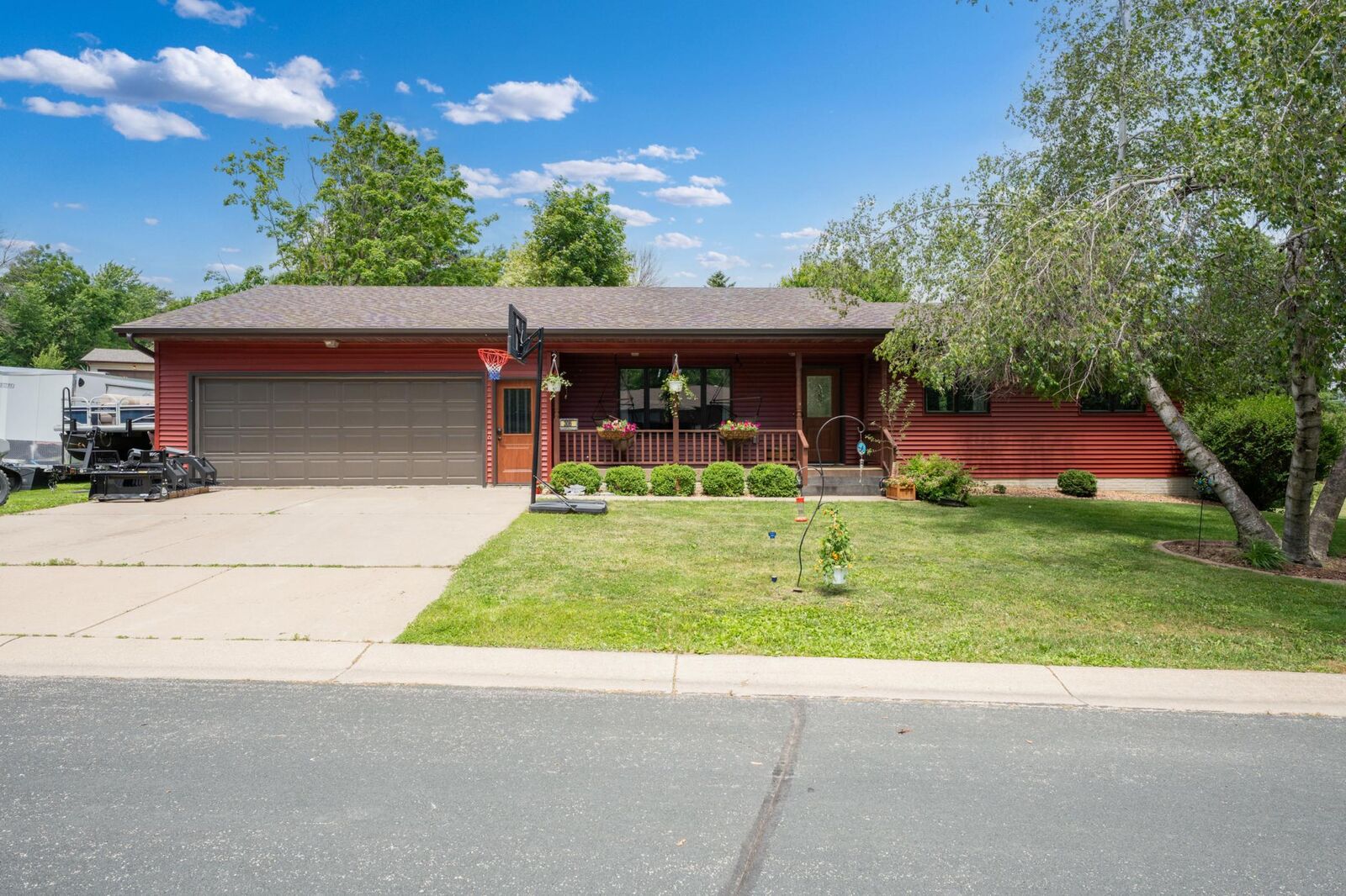 Property Photo:  306 Elm Court Drive  MN 55027 