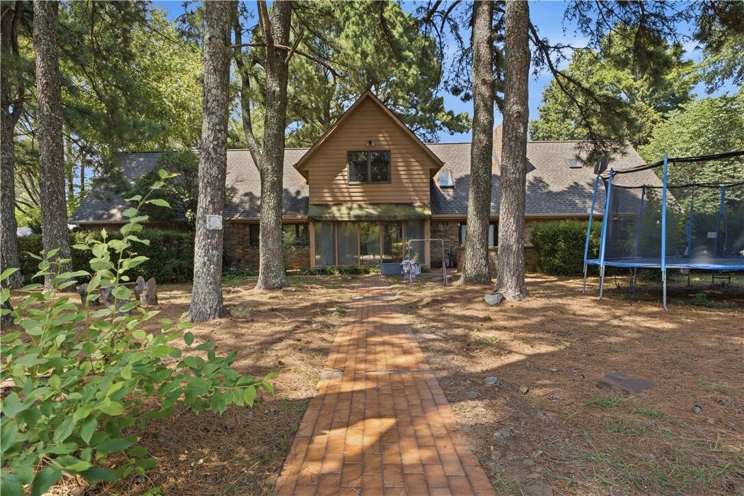 Property Photo: 2414 Sherwood Lane AR 72703