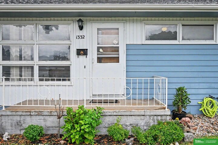 Property Photo:  1332 Fairacres Drive  NE 68025 