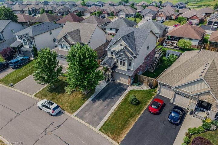 Property Photo:  174 Woodway Trail  ON N3Y 0B8 