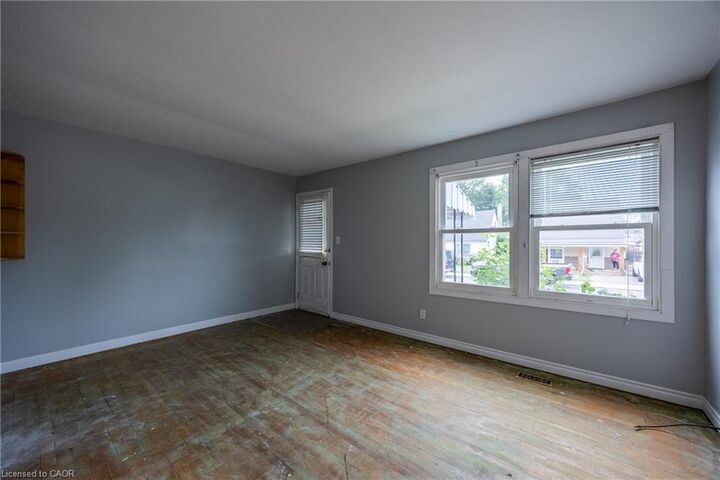 Property Photo: 82 Salisbury Avenue ON N3S 1N2