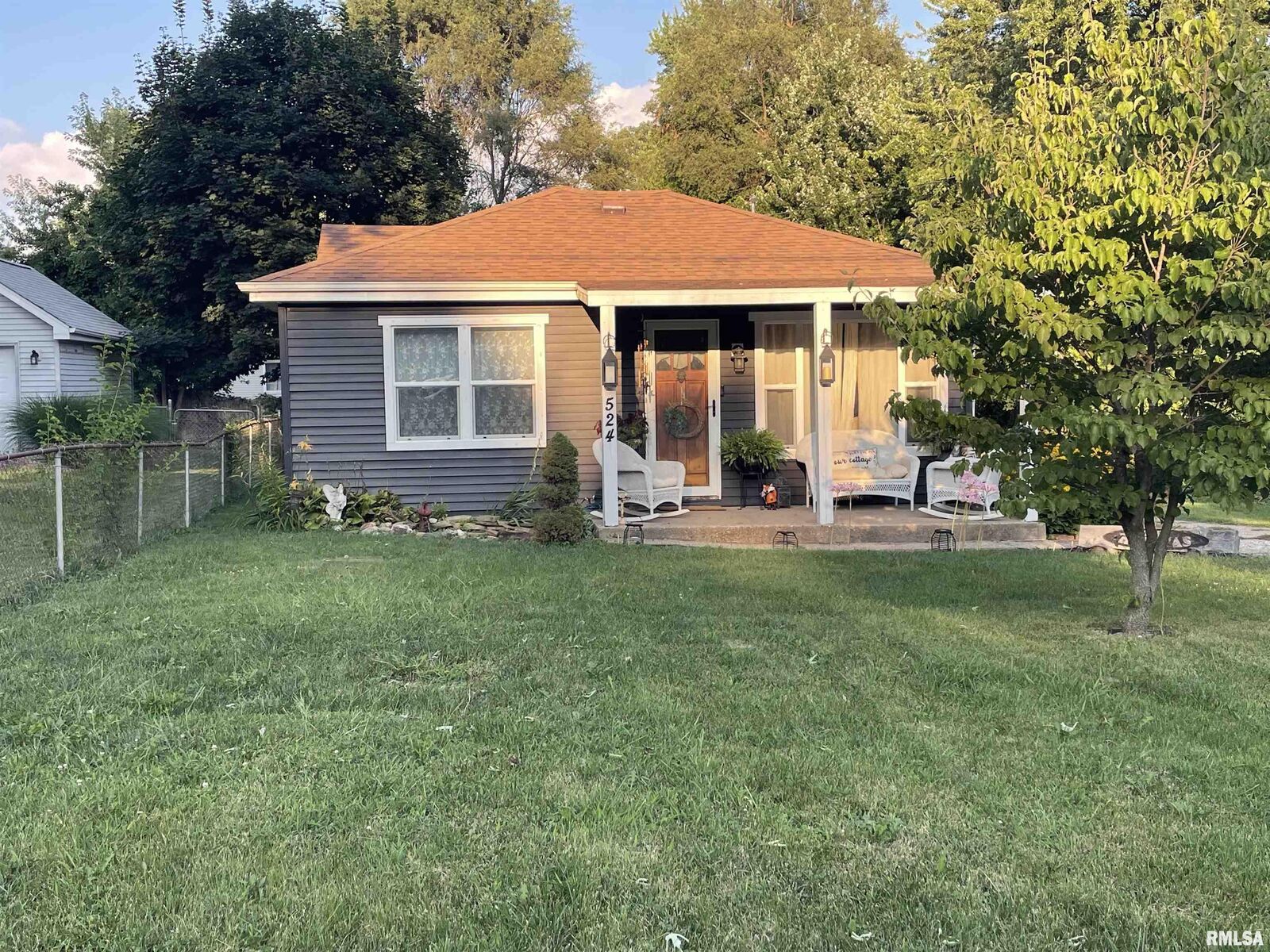 Property Photo: 524 S Anna Avenue IL 61604