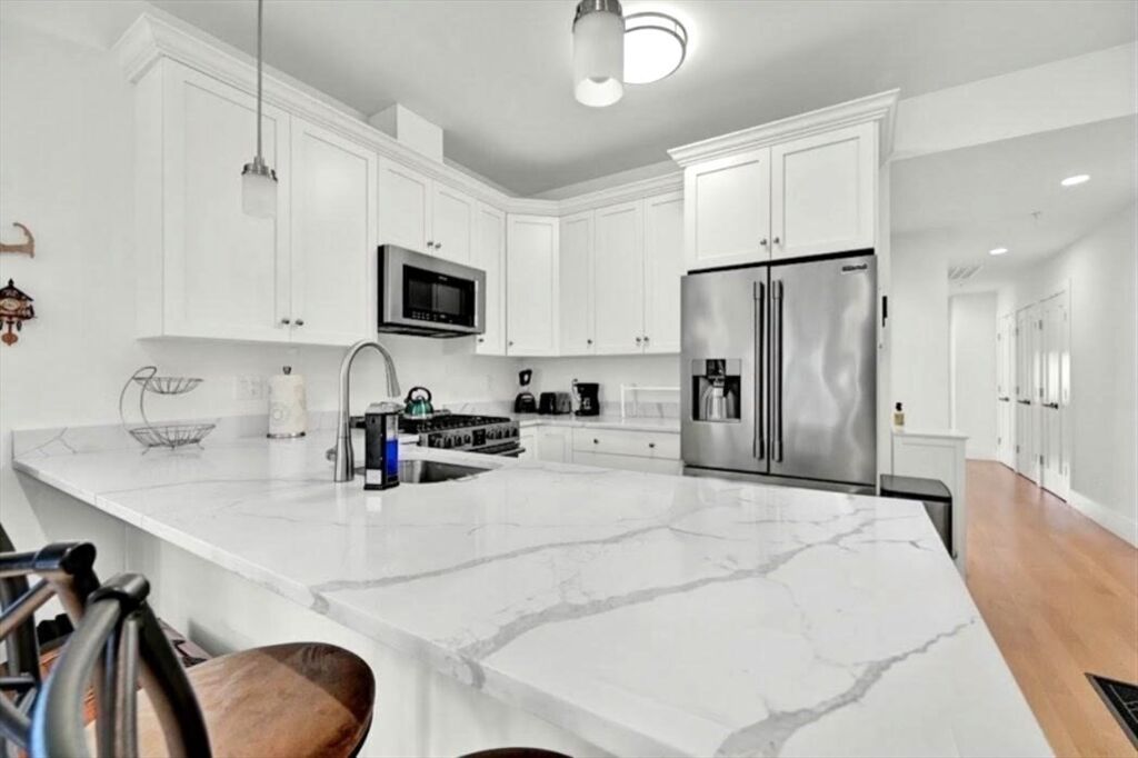 Property Photo:  254 Spencer Avenue 5  MA 02150 