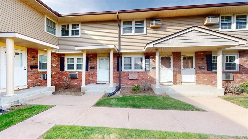 Property Photo: 420 Main Street 71 MA 01001