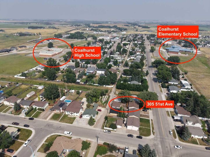 Property Photo: 305 51 Avenue AB T0L 0V0