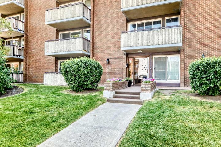 Property Photo: 903 19 Avenue SW 407 AB T2T 0H8