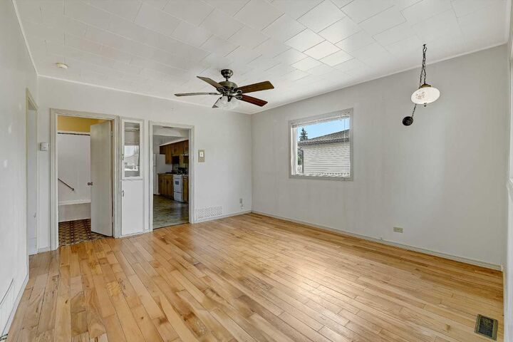 Property Photo: 10115 110 Avenue AB T8V 1S6