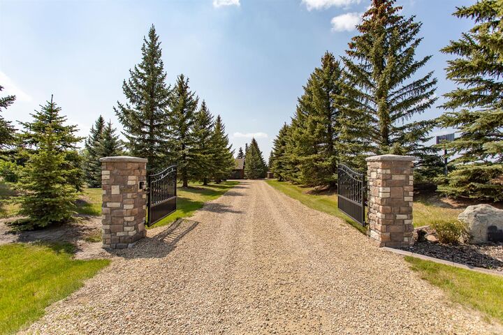 Property Photo: 38212 Range Road 252 AB T4L 2N2