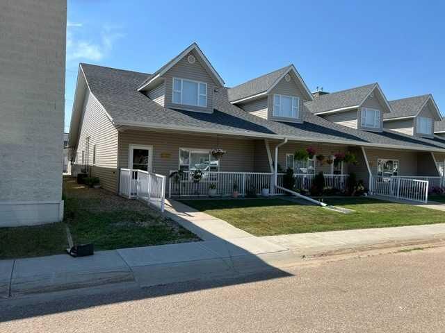 Property Photo:  5008A 49 Street  AB T0C 2L0 