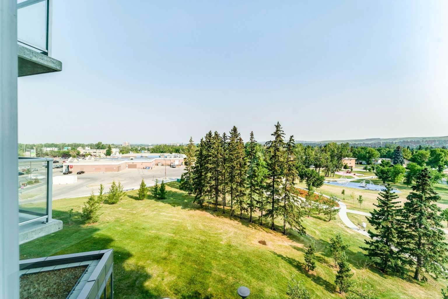 Property Photo: 30 Brentwood Common NW 511 AB T2L 2L8