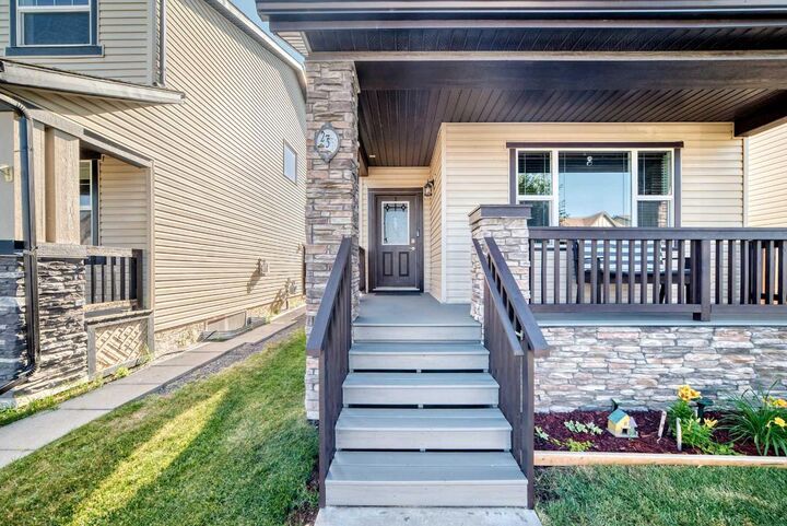 Property Photo:  251 Skyview Point Road NE  AB T3N 0K7 