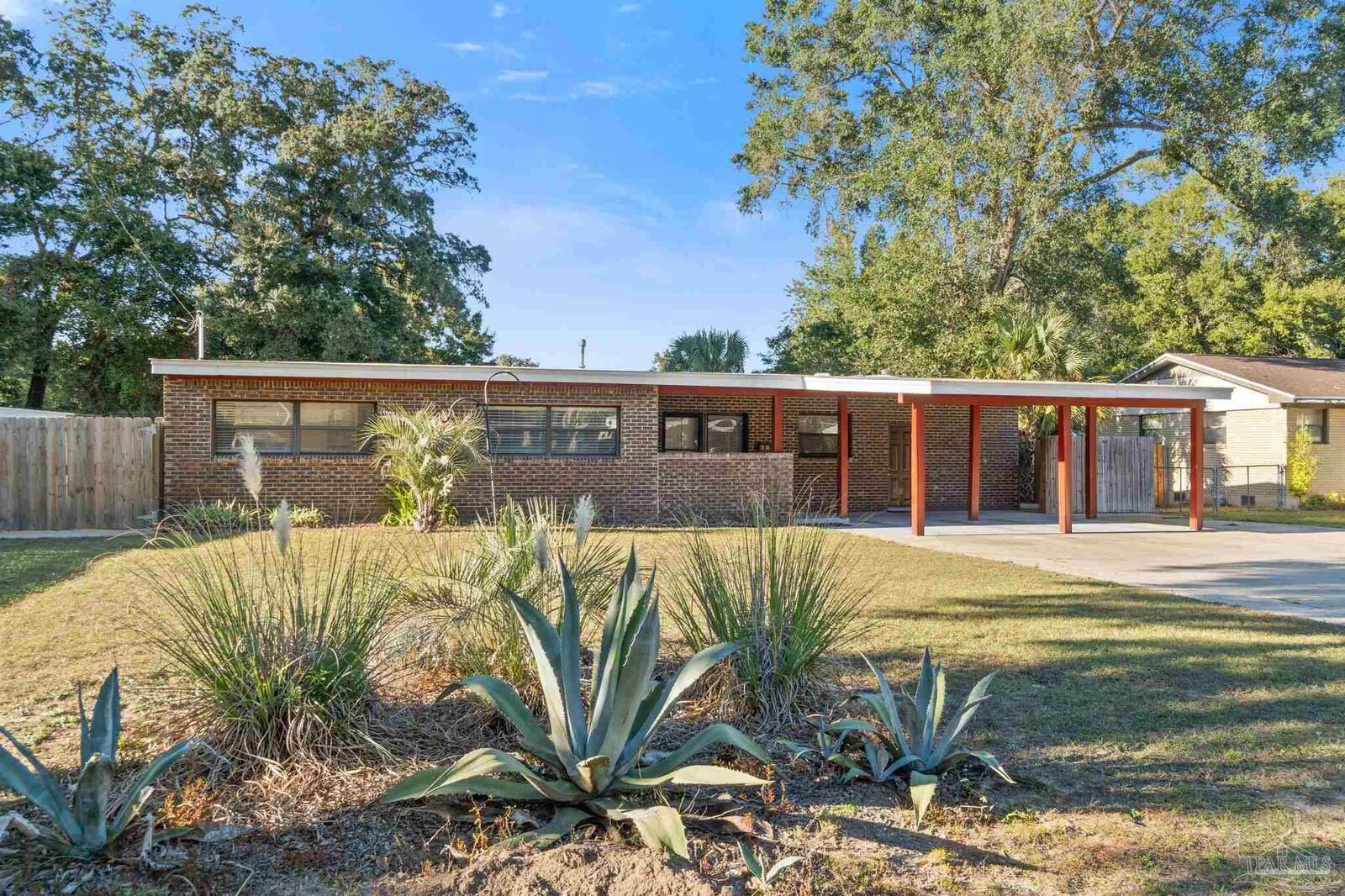 Property Photo: 632 Berkley Dr FL 32503
