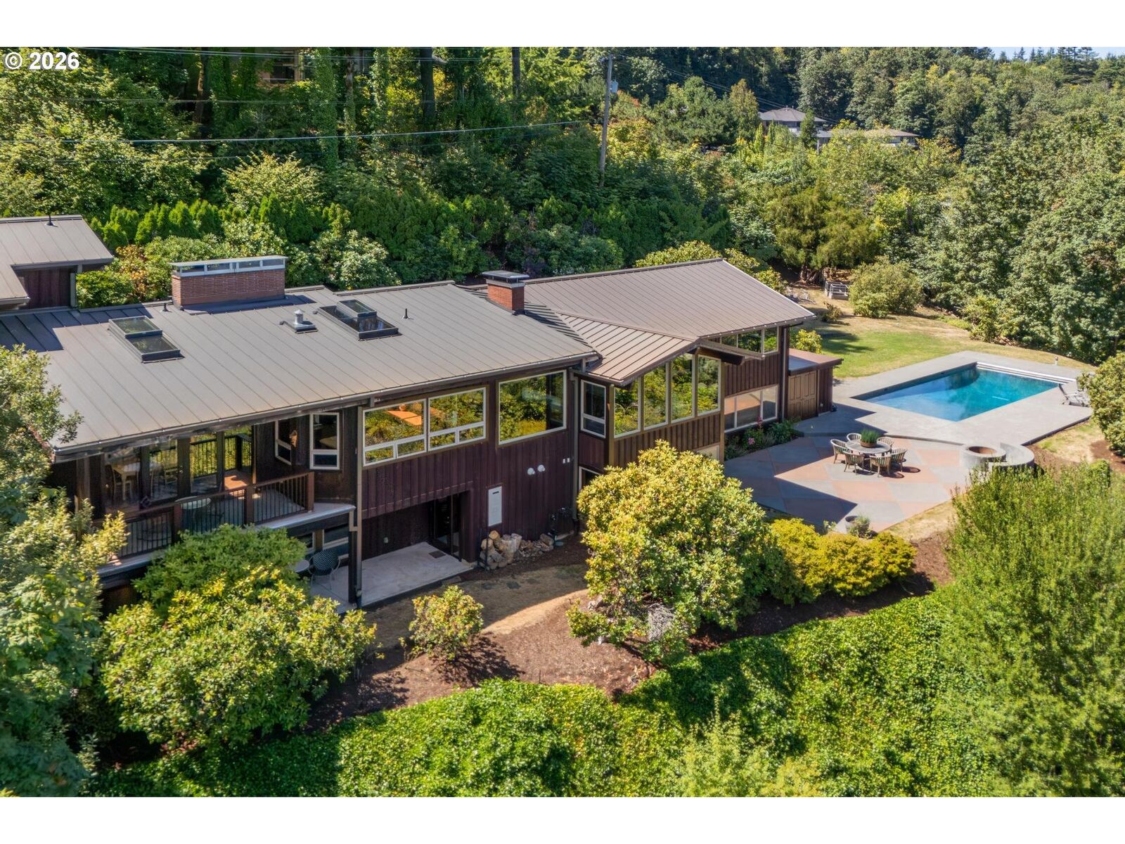 Property Photo:  265 NW Royal Blvd  OR 97210 