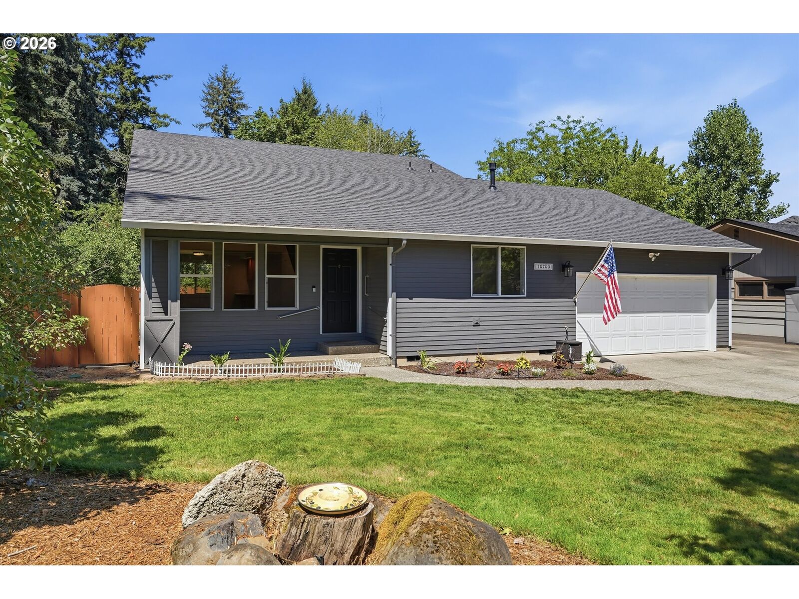Property Photo:  10700 SE 16th St  WA 98664 