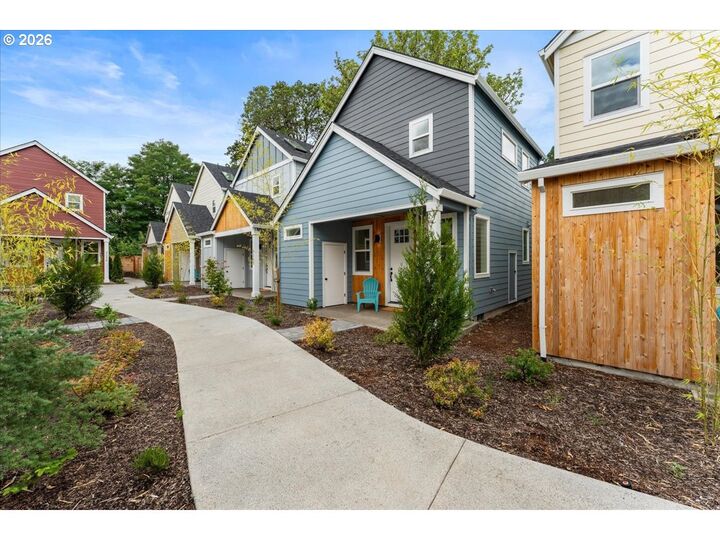 Property Photo:  9576 SW 91st Ave 7  OR 97223 