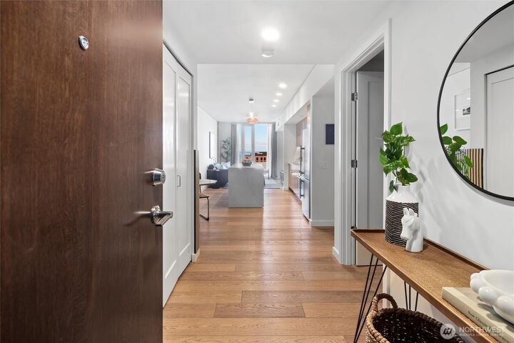 Property Photo: 405 S Main Street 811 WA 98104
